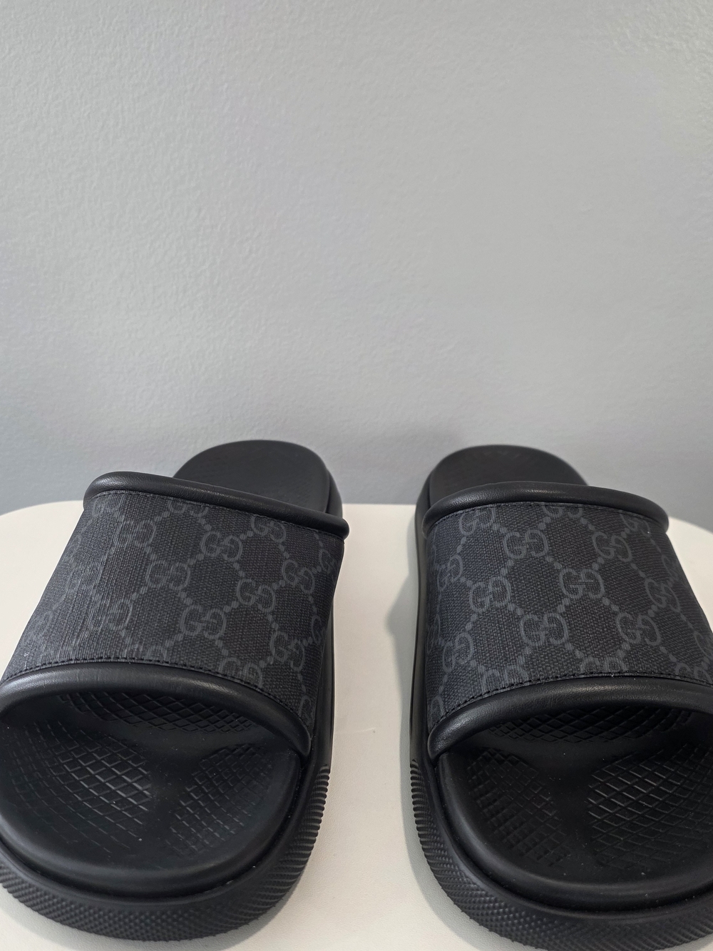 Authentic (New) Gucci Men's Black GG Logo Slide Sandals Mens Sz7/womens Sz8.5